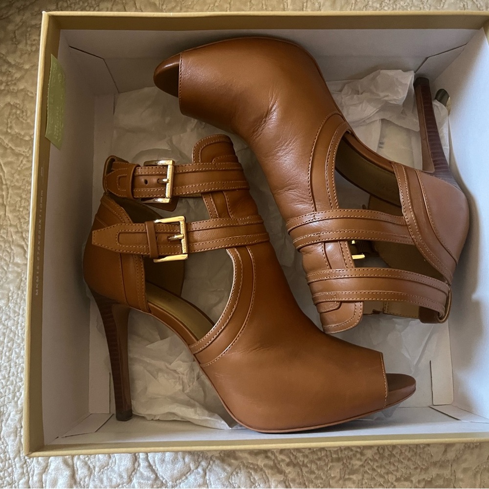 MICHAEL Michael Kors Brown Leather Heels